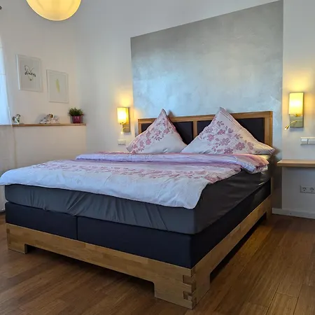 Schlosserei Weinlokal Apartment Kapellen-Drusweiler